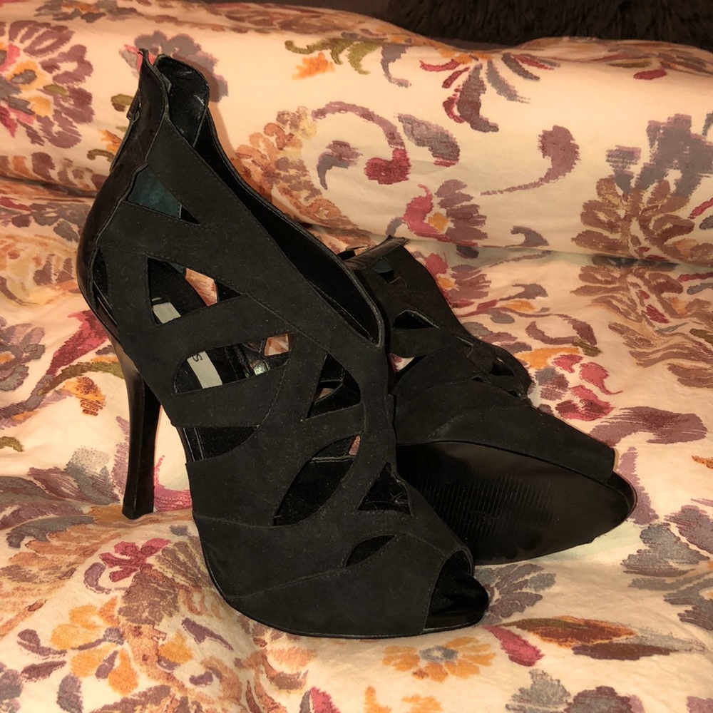 Guess cutout bootie